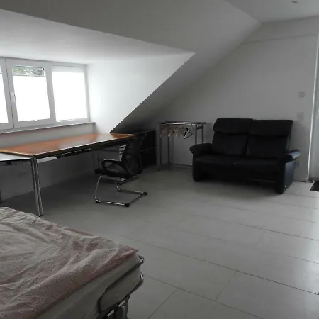 Messewohnung Rosrath 公寓 *